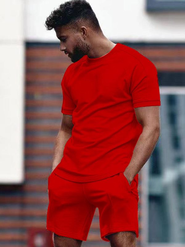 Ensemble  short T-shirt décontracté à manches courtes.