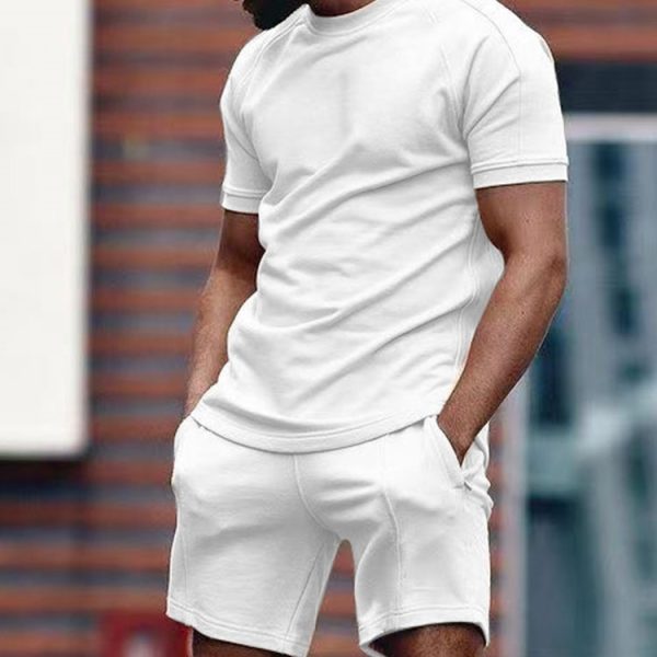 Ensemble  short T-shirt décontracté à manches courtes.